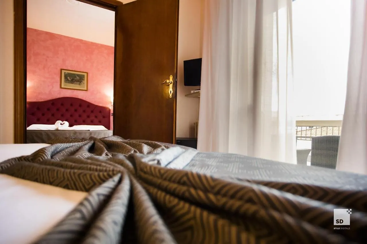 Hotel La Pace Pisa 3*,  Italy