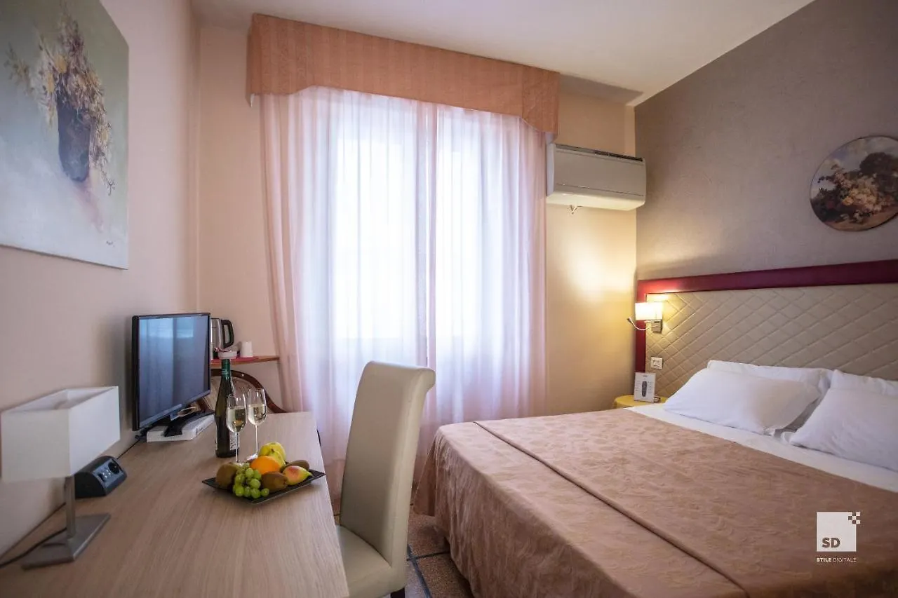 Hotel La Pace Pisa 3*,  Italy