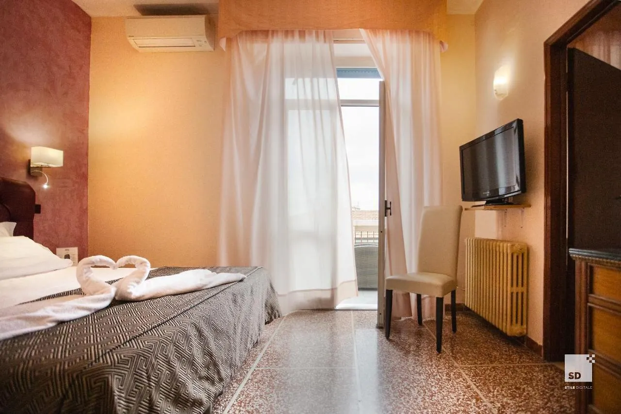 ***  Hotel La Pace Pisa Italy