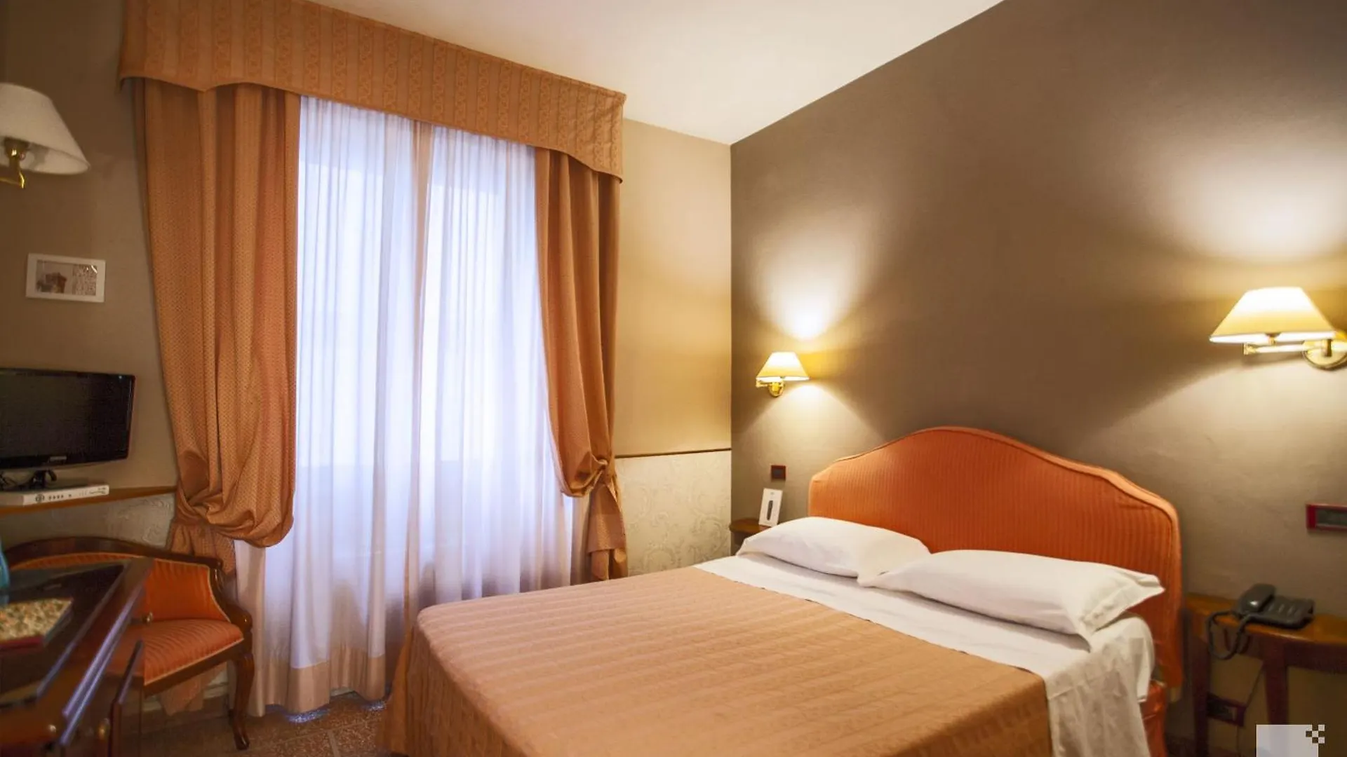 Hotel La Pace Pisa 3*,